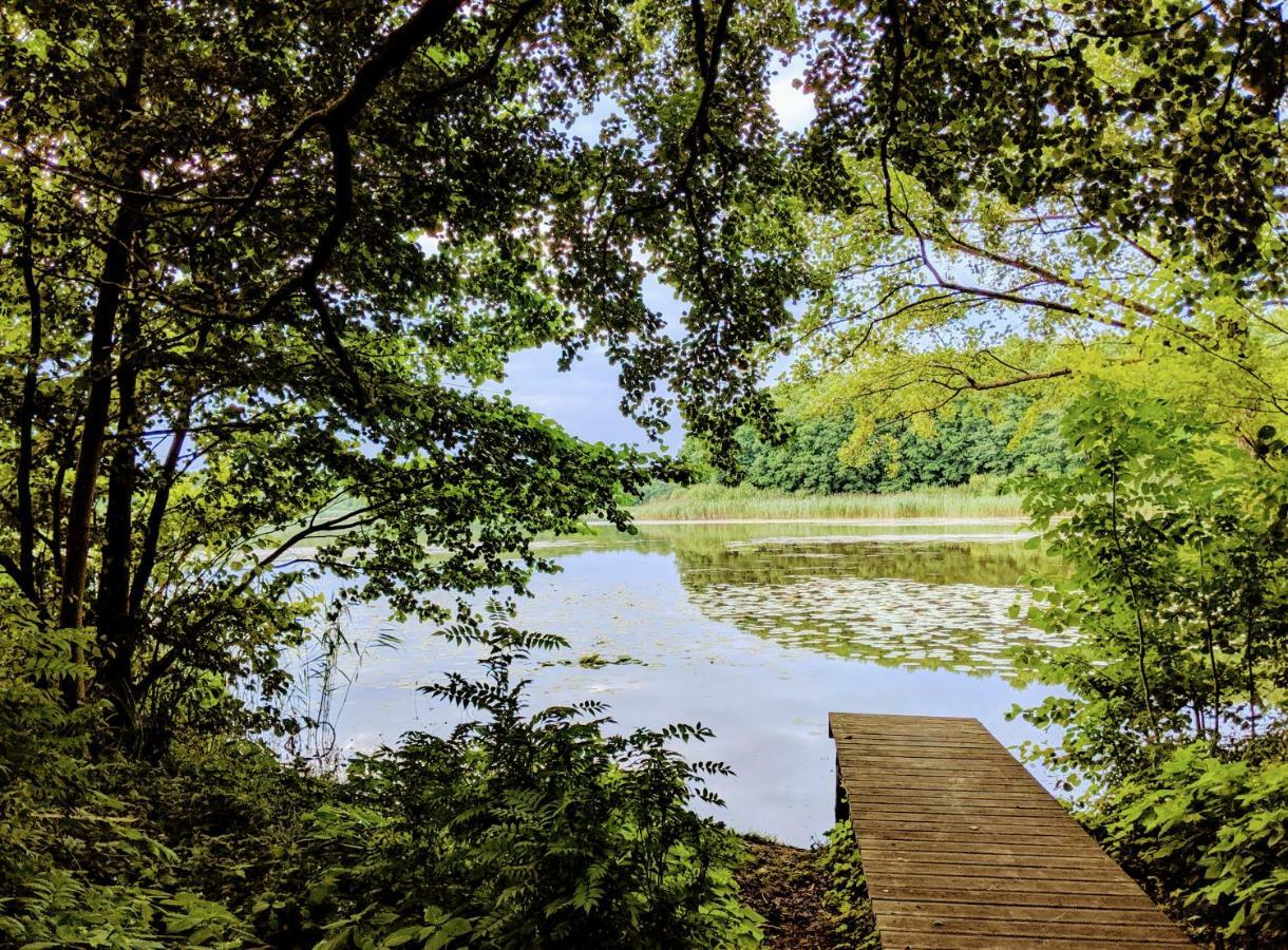 Ferienhaus Am See Wesenberg Esterno foto
